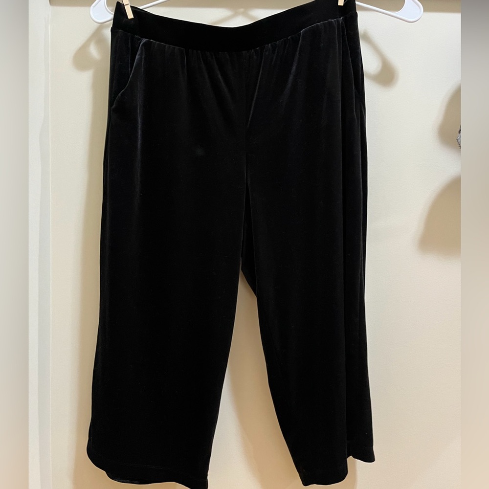Torrid Black Velour Wide Leg Crop Pants Size 2X - Picture 6 of 10